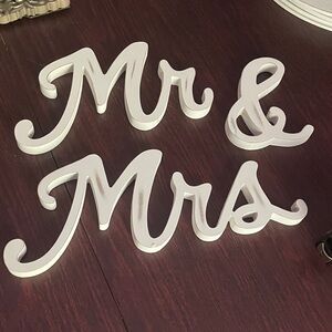Hobby Lobby White 'Mr & Mrs' Table Decor